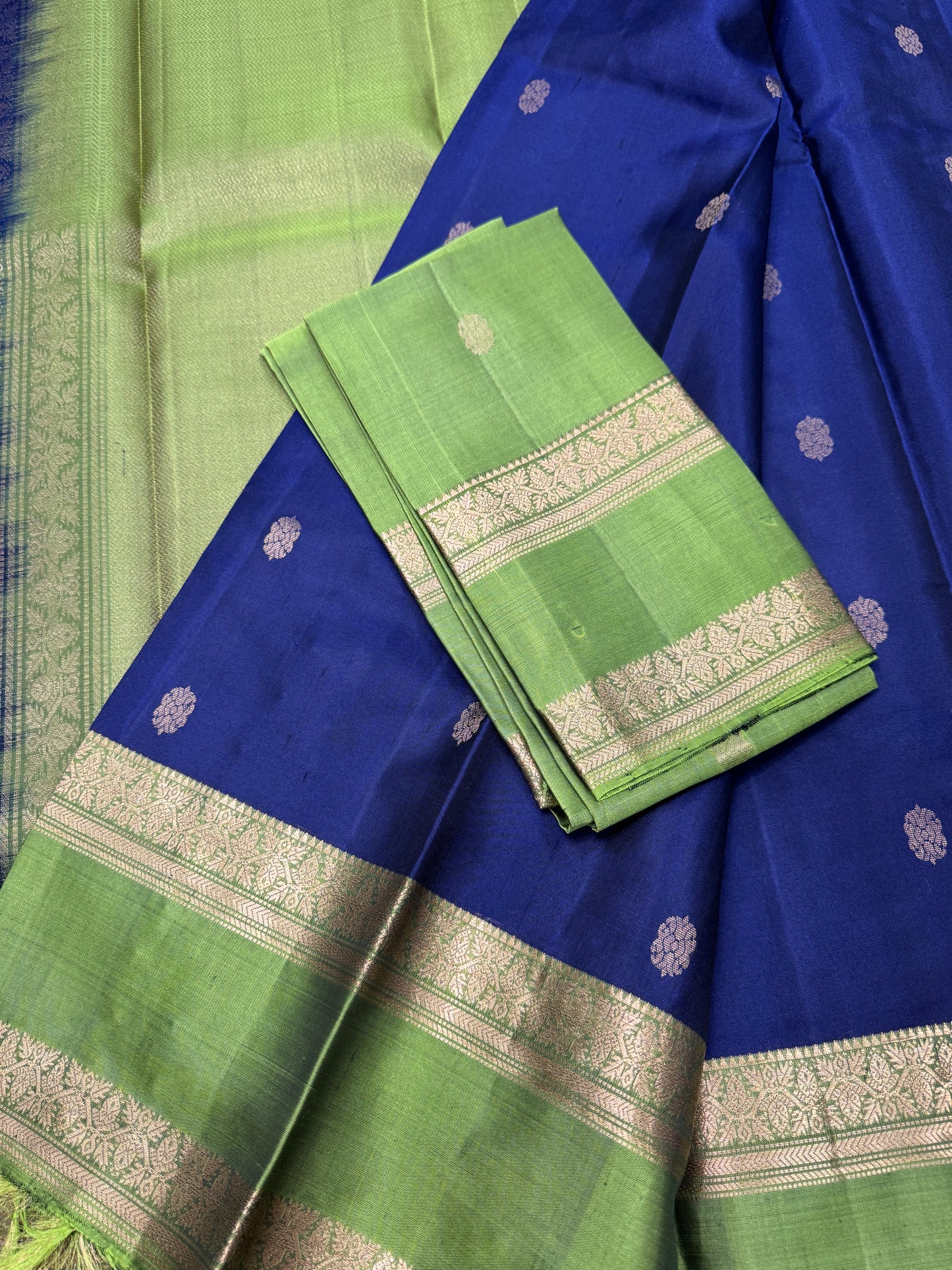 Dark Blue Kanchipuram Silk Saree With Parrot Green In Gold Zari