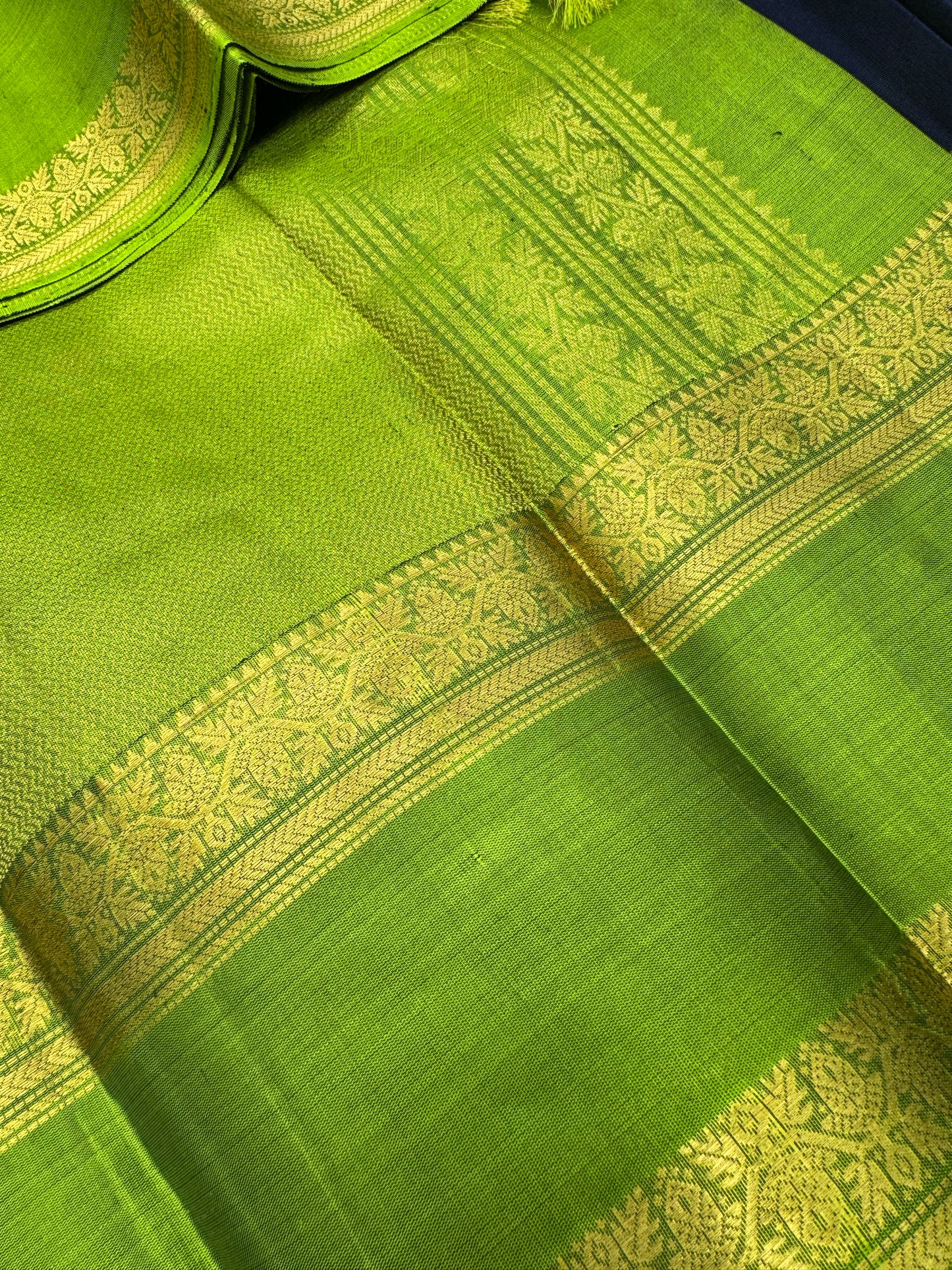 Dark Blue Kanchipuram Silk Saree With Parrot Green In Gold Zari