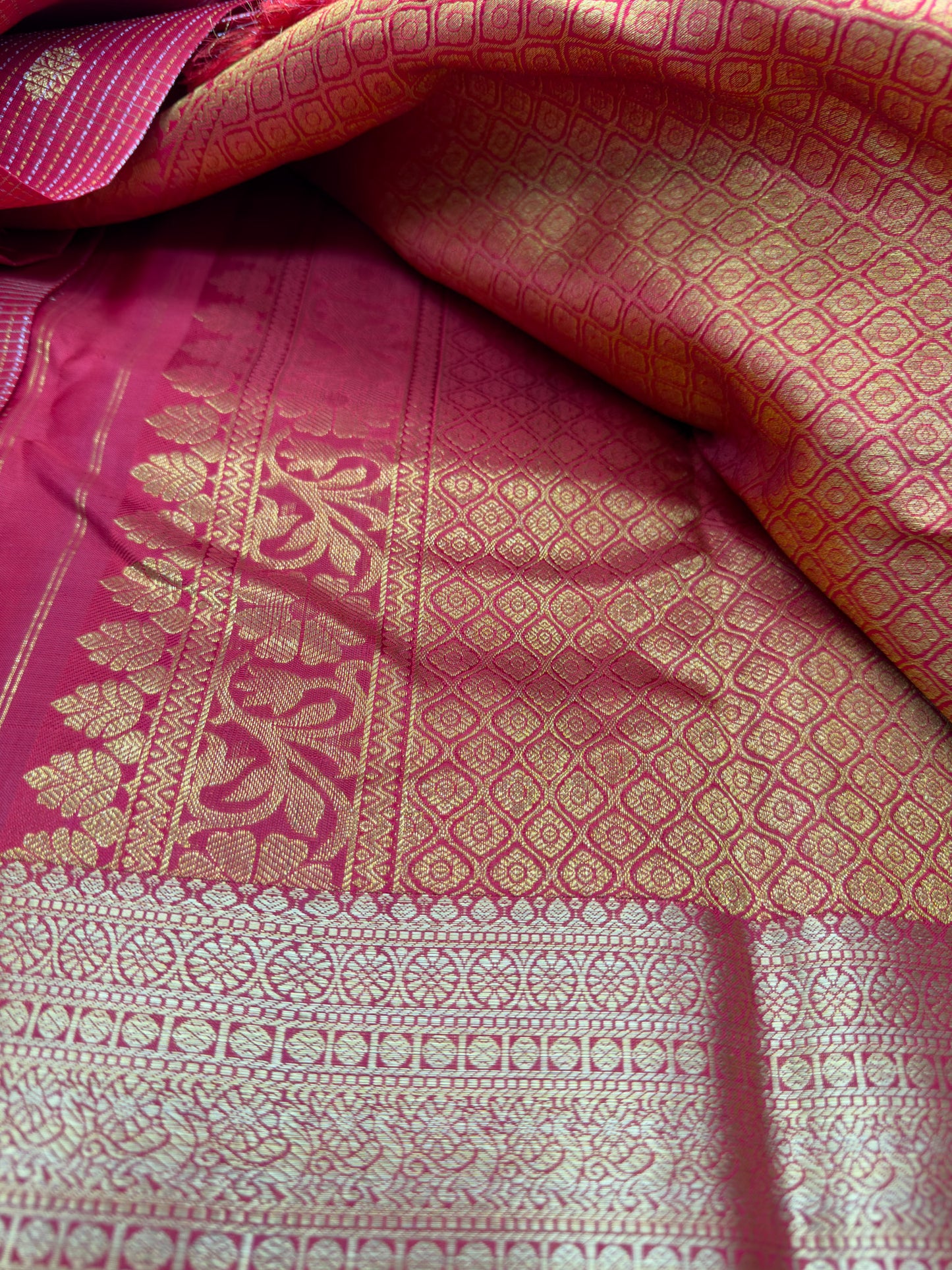 Chilli Red Vaira Oosi Pure Silk Saree With Silver And Gold Zari