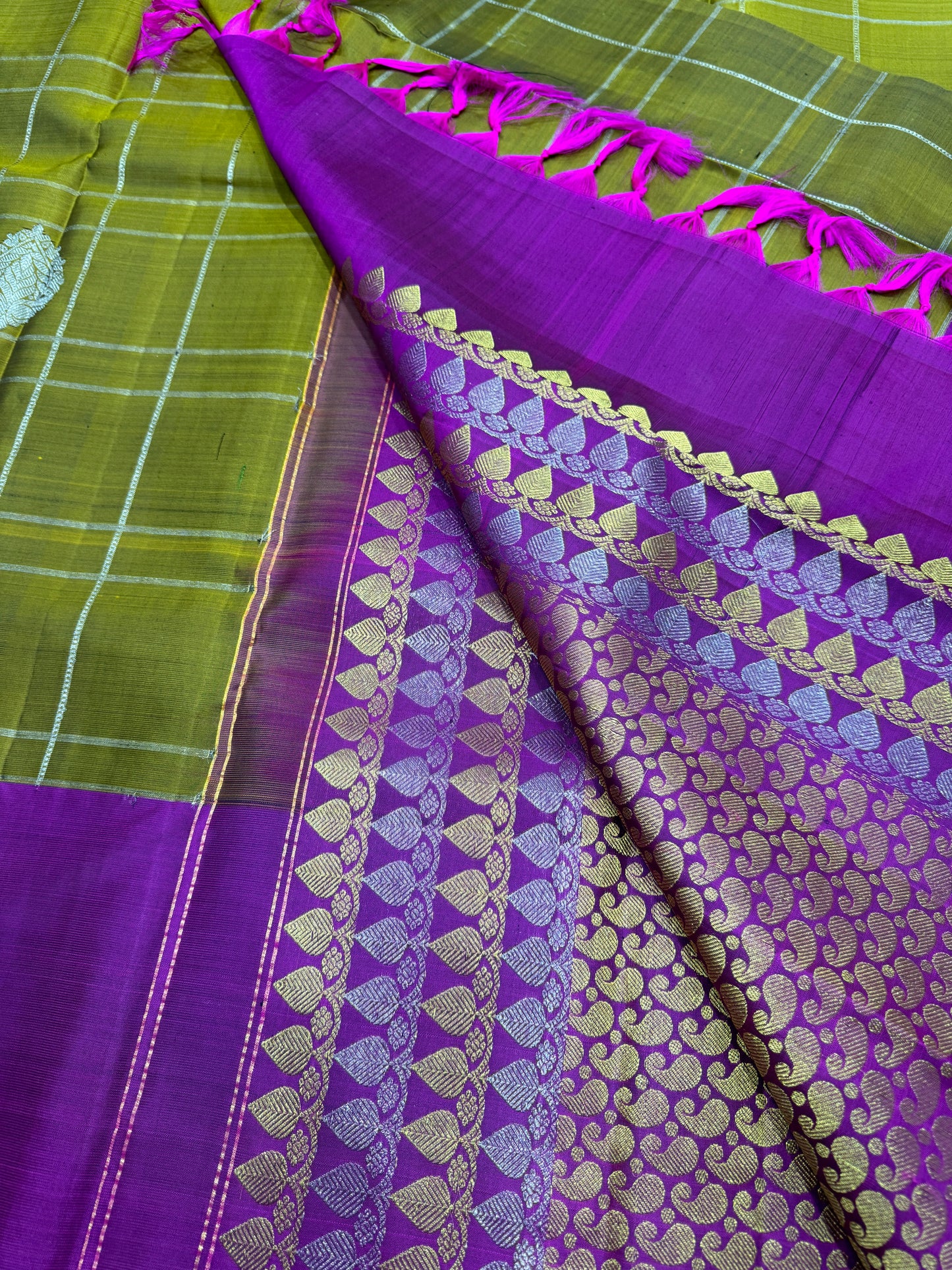 Pear Green And Purple Kanchipuram Borderless Pure Silk Saree in Gold and Silver Zari