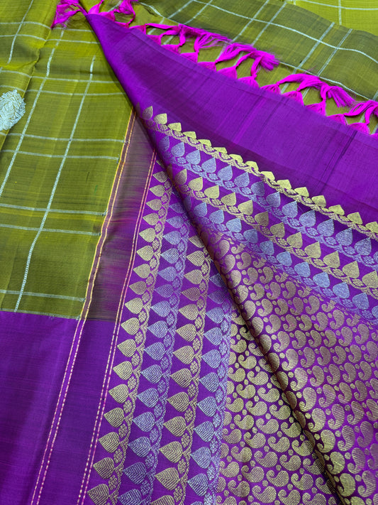 Pear Green And Purple Kanchipuram Borderless Pure Silk Saree in Gold and Silver Zari