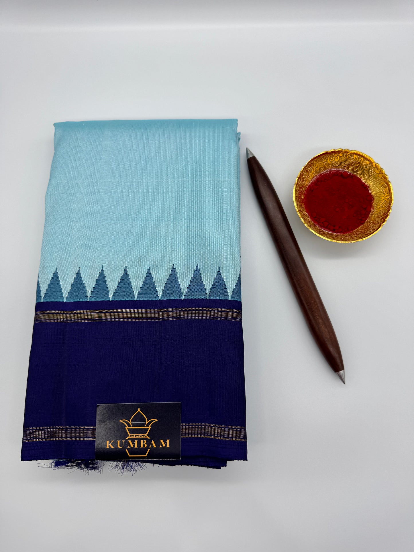 Light Blue Kanchipuram Silk Saree With Dark Blue Pallu