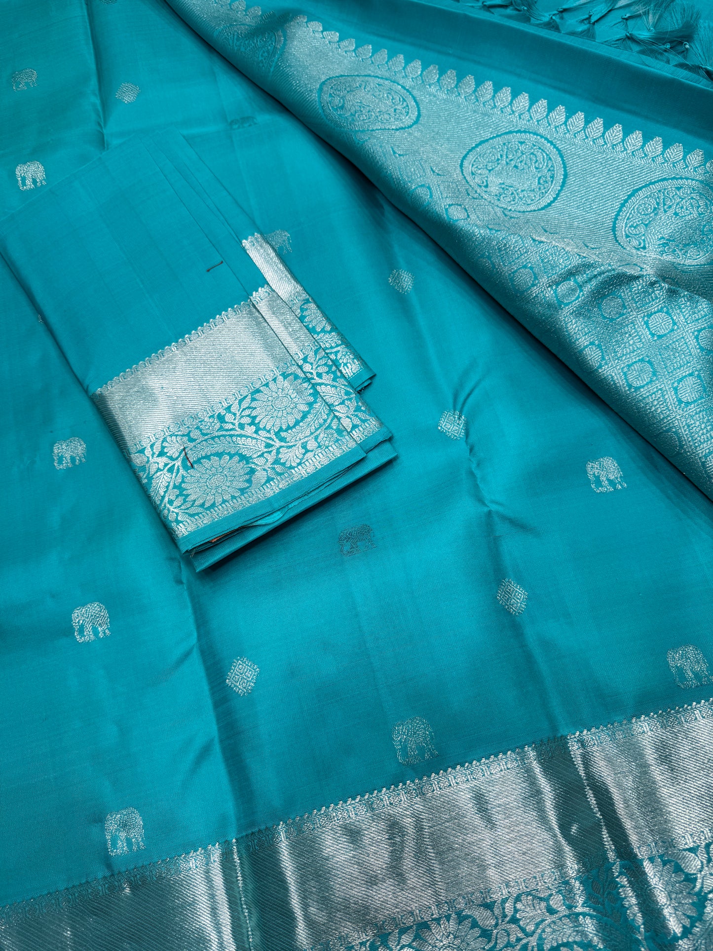 Turqouise Kanchipuram Silk Saree In Silver Zari