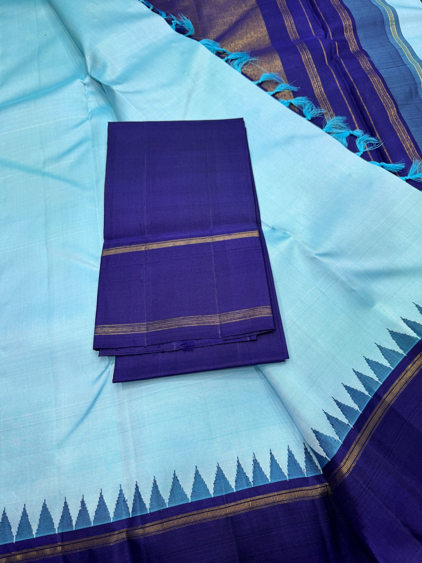 Light Blue Kanchipuram Silk Saree With Dark Blue Pallu