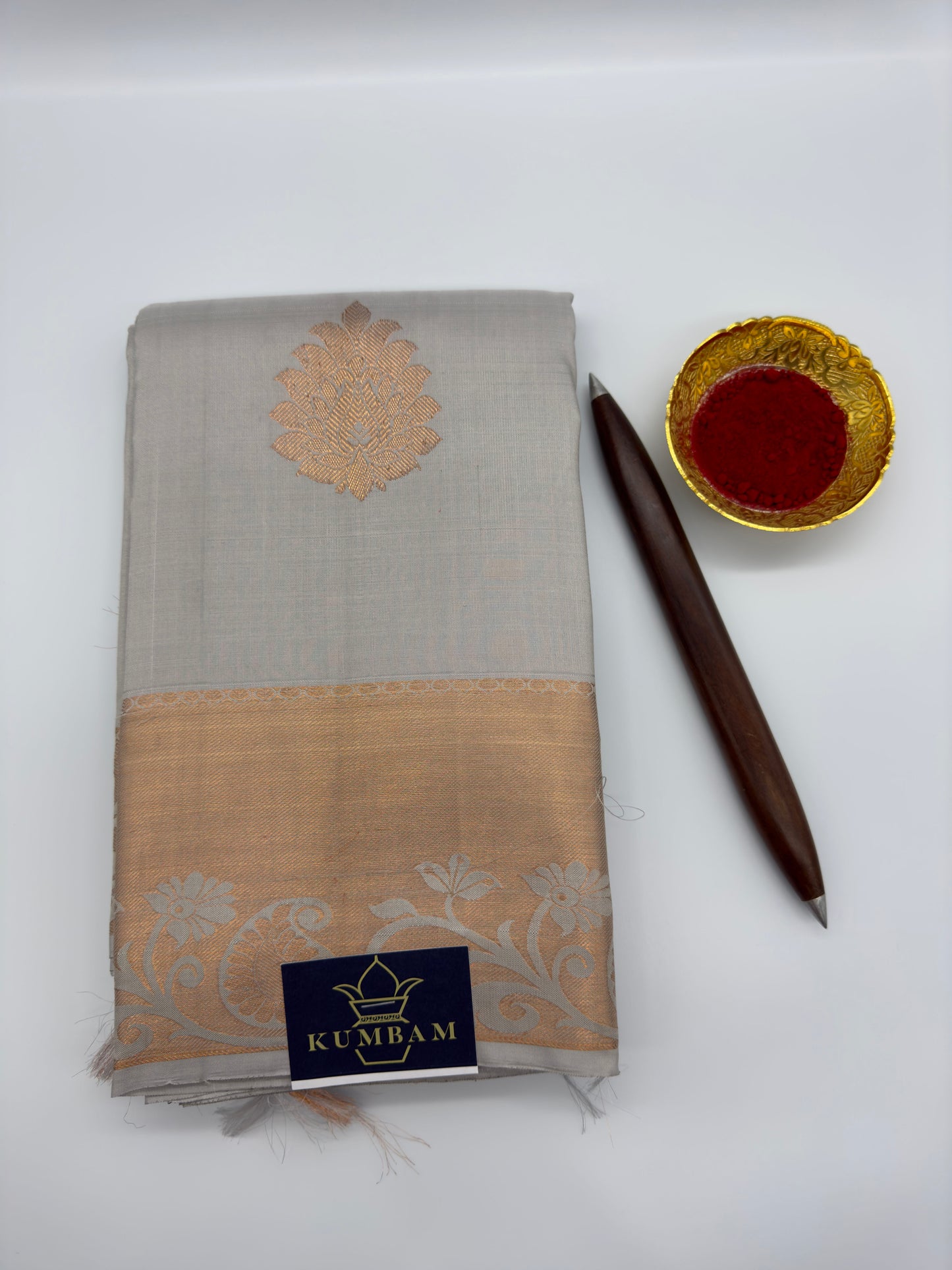 Light Grey Kanchipuram Silk Saree In Copper Zari